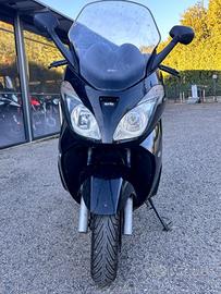 APRILIA Atlantic 200 .