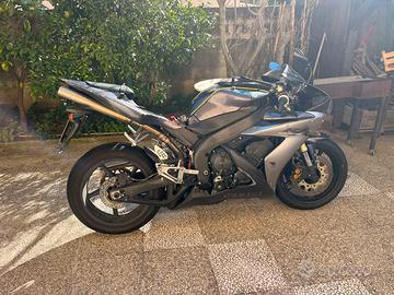 R1 Yamaha