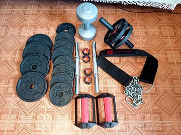 set di pesi, cintura, ruota addominali e maniglie