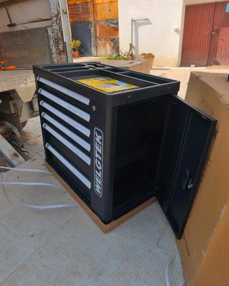 cassetta degli iattrezzi nera