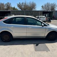 RICAMBI AUTO FORD FOCUS ANNO 2006 GRIGIA