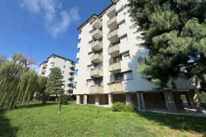 5 LOCALI A BUSSERO
