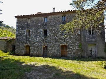 Appartamento di 106 m² con 4 locali e box auto a U