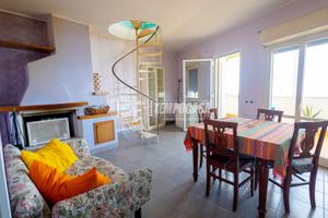 Casa vista mare con giardino, terrazzi e posto aut
