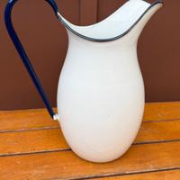 Caraffa bianca metallo smalto bianco blu vintage
