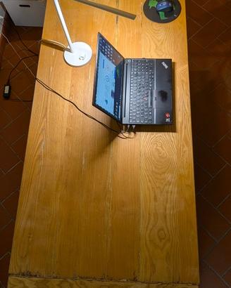 Tavolo in legno massello su misura