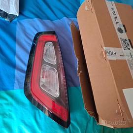 Fanale posteriore sinistro