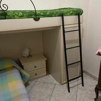 Struttura con armadietto e comodino