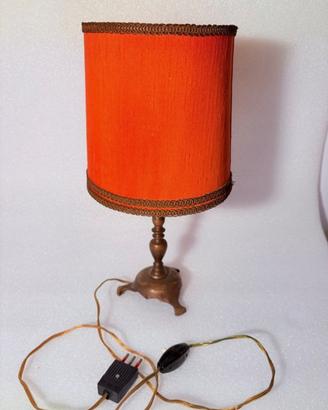 Lampada abat-jour con base in ottone del 1970