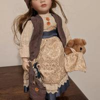 Bambola di porcellana