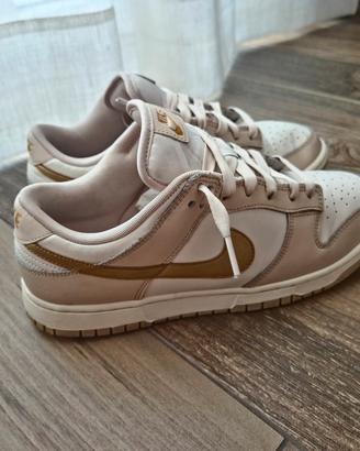 Nike Dunk low - Golden Swoosh
