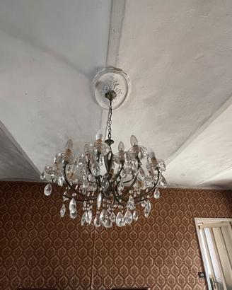 Lampadario vintage in stile classico con pendenti