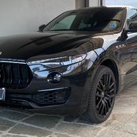 Maserati Levante 3.0 V6 Granlusso 275cv auto my20