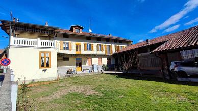 Villa di 285 m² con 4 locali e box auto doppio a O