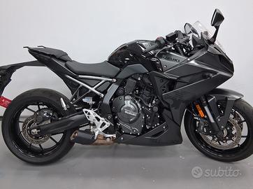 Suzuki GSX-8R