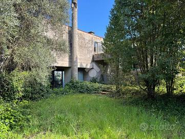 VILLA SINGOLA A MASSA E COZZILE