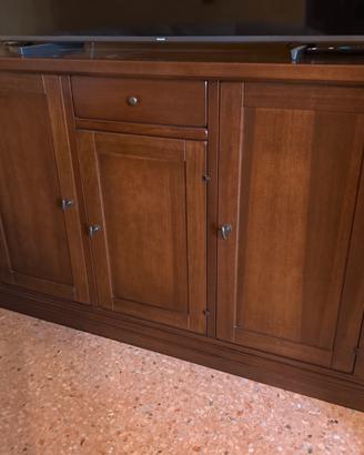 Mobile in legno massiccio