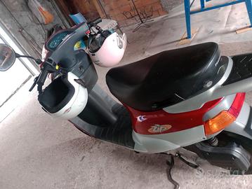 motorino piaggio zip