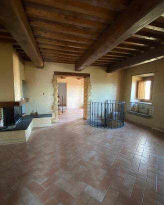Rustico / Casale di 190 m² con più di 5 locali a S