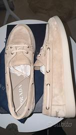 Lussuosi Mocassini Prada in Camoscio Beige - Nuovi