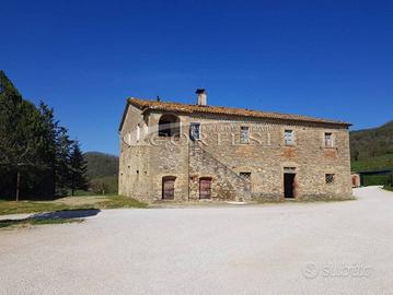 Casolare di mq 350, loc. Corlo. UV/360