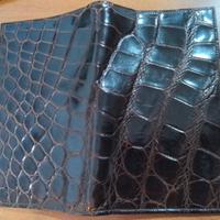 Portafoglio in coccodrillo