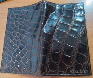 Portafoglio in coccodrillo