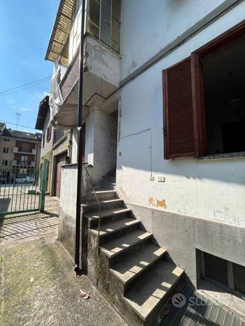 BORGO SAN DALMAZZO CENTRO INTERA PALAZZINA CON 3 U