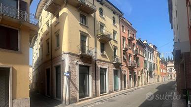 NEGOZIO A VERONA