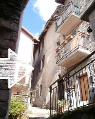 Rustico / Casale di 99 m² con 5 locali a Lezzeno