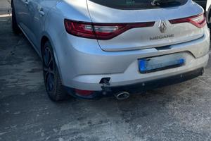 Megane 4 intera o per ricambi