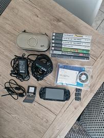 PSP 2004 + 8 giochi + GPS + accessori