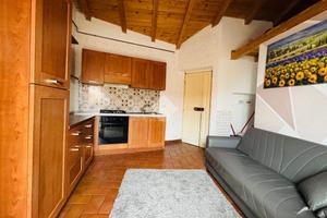 2 LOCALI A ROCCA DI PAPA