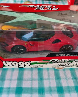 Lotto 3 Ferrari stradali Bburago 1:24-1:43-1:64
