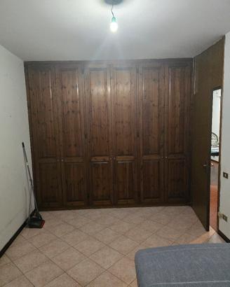 armadio in legno 