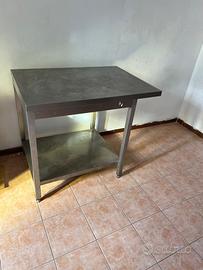 Tavoli acciaio