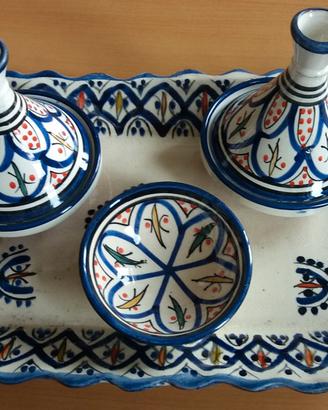 Splendide ciotole e vassoio in ceramica smaltata.