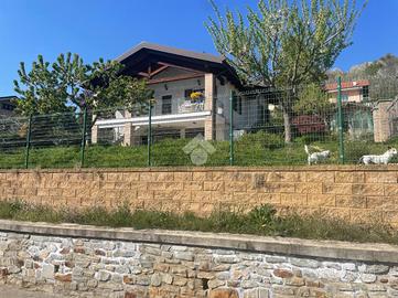 VILLA SINGOLA A MONTALENGHE