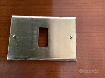 Set plachette per interuttori.