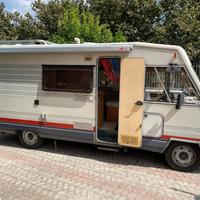 Camper Elnagh in buone condizioni