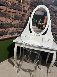 Scrivania specchio sedia