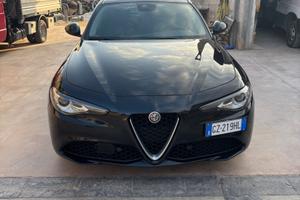 Alfa Romeo Giulia 2.2 180cv