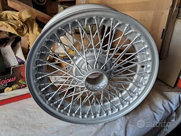 CERCHI A RAGGI SET DI 4 DA 15 POLLICI PERFETTI AUT