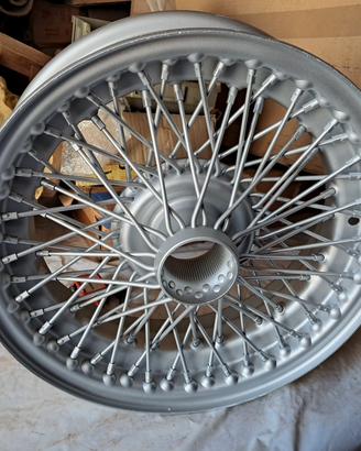 CERCHI A RAGGI SET DI 4 DA 15 POLLICI PERFETTI AUT