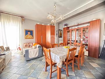 4 LOCALI A MARANO DI NAPOLI