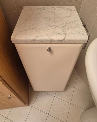 Mobiletto porta biancheria