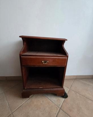 comodino in legno di ciliegio