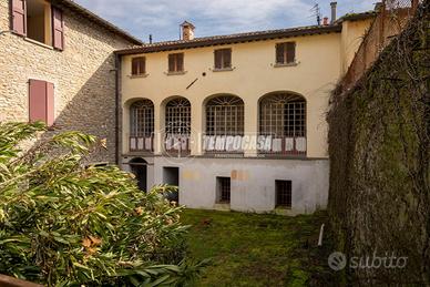 Stabile da ultimare con 8 appartamenti a Fognano,B