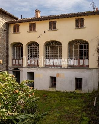 Stabile da ultimare con 8 appartamenti a Fognano,B