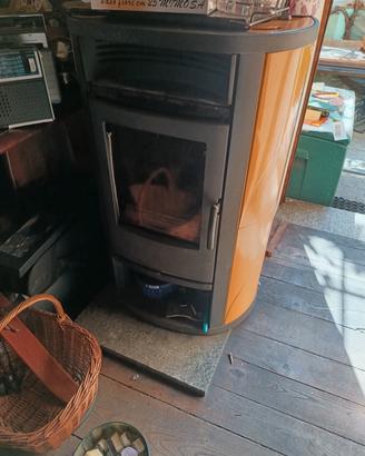 stufa a legna Edilkamin modello IRIS 